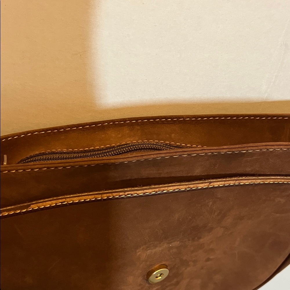 Peruzzi Elegant Brown Women's Messenger hand made calfskin Bag - Picture 8 of 13